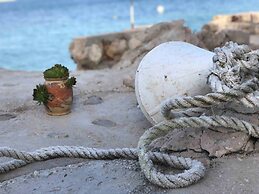 Seafront House Antonia