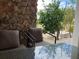 Seafront House Antonia