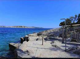 Seafront House Antonia