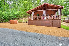 Murray Cabin w/ Hot Tub: Walk to Kentucky Lake!