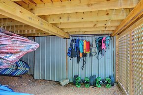 Murray Cabin w/ Hot Tub: Walk to Kentucky Lake!