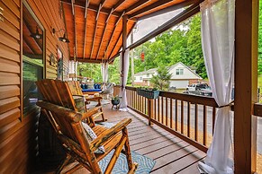 Murray Cabin w/ Hot Tub: Walk to Kentucky Lake!