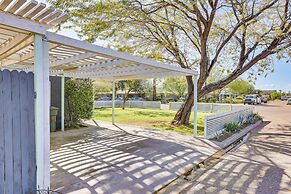 Bar & Fire Pit: Pet-friendly Phoenix 'La Casita'