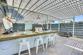 Bar & Fire Pit: Pet-friendly Phoenix 'La Casita'