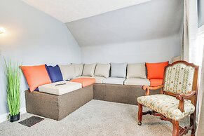 Pet-friendly Cincinnati Apt: 5 Mi to Downtown!