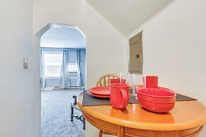 Pet-friendly Cincinnati Apt: 5 Mi to Downtown!