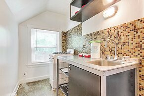 Pet-friendly Cincinnati Apt: 5 Mi to Downtown!