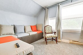 Pet-friendly Cincinnati Apt: 5 Mi to Downtown!