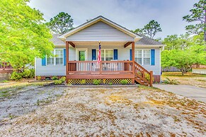 Beachy Oak Island Family Home - 1 Mi to Ocean!