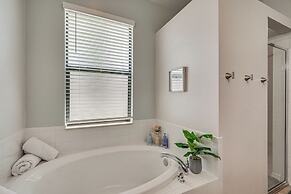 6 Mi to Beach: Cape Coral Home w/ Screened Lanai