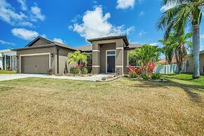6 Mi to Beach: Cape Coral Home w/ Screened Lanai