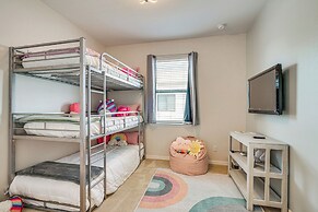 6 Mi to Beach: Cape Coral Home w/ Screened Lanai