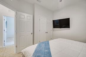 6 Mi to Beach: Cape Coral Home w/ Screened Lanai