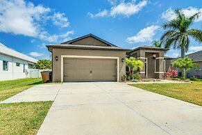6 Mi to Beach: Cape Coral Home w/ Screened Lanai