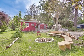 Rural Louisiana Vacation Rental w/ Fire Pit!
