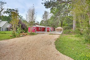 Rural Louisiana Vacation Rental w/ Fire Pit!