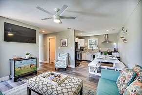 Kitty Hawk Apartment w/ Hot Tub - 1 Mi to Beach!