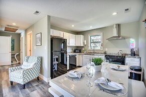 Kitty Hawk Apartment w/ Hot Tub - 1 Mi to Beach!