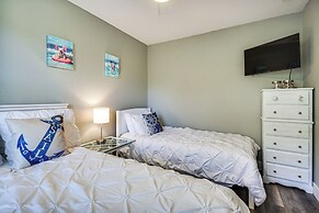 Kitty Hawk Apartment w/ Hot Tub - 1 Mi to Beach!