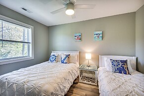 Kitty Hawk Apartment w/ Hot Tub - 1 Mi to Beach!