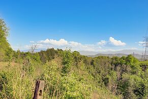 Sevierville Home w/ Mountain & Countryside Views