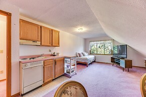 Union Vacation Rental w/ Golf Course Views!