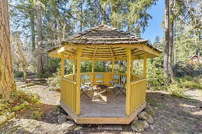 Union Vacation Rental w/ Golf Course Views!