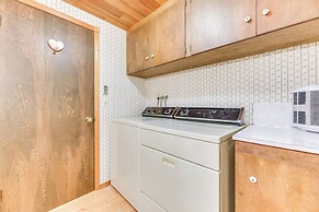 Union Vacation Rental w/ Golf Course Views!