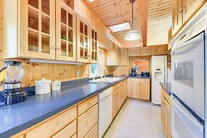 Union Vacation Rental w/ Golf Course Views!