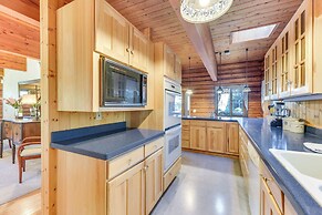 Union Vacation Rental w/ Golf Course Views!