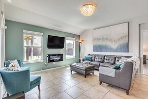 Chic & Relaxing Katy Escape w/ Community Pool!