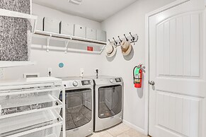 Chic & Relaxing Katy Escape w/ Community Pool!