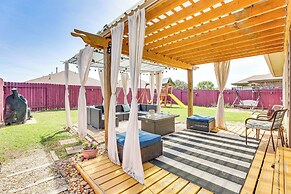 Chic & Relaxing Katy Escape w/ Community Pool!