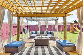 Chic & Relaxing Katy Escape w/ Community Pool!