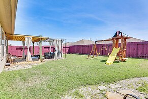 Chic & Relaxing Katy Escape w/ Community Pool!