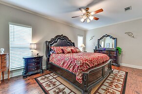 Baton Rouge Retreat w/ Patio, Grill & Fire Pit!