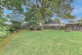 Baton Rouge Retreat w/ Patio, Grill & Fire Pit!