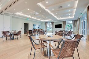 Fort Pierce Condo w/ Screened Porch: Walk to Beach