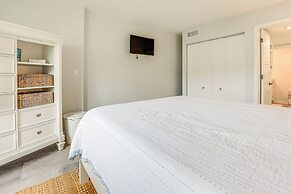 Fort Pierce Condo w/ Screened Porch: Walk to Beach