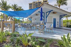 Fort Pierce Condo w/ Screened Porch: Walk to Beach