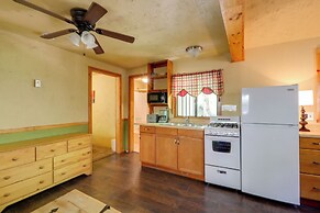 Charming Sedona Cabin: Hike, Fish & Swim On-site!