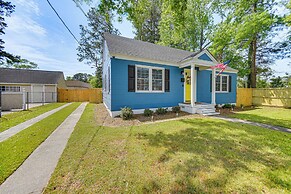 Elizabeth City Abode w/ Fenced Yard, Near Downtown
