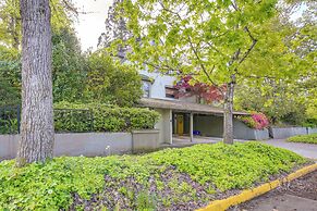 Centrally Located Eugene Apt < Half-mi to UO!