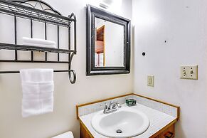 Centrally Located Eugene Apt < Half-mi to UO!