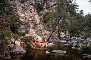 Pet-friendly Sedona Cabin w/ On-site Creek Access!