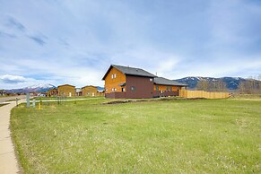 Red Lodge Home w/ Outdoor Kitchen & Fire Table!