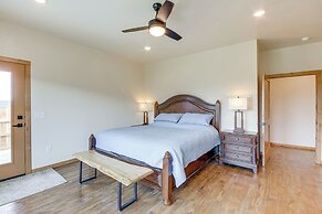 Red Lodge Home w/ Outdoor Kitchen & Fire Table!