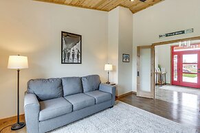 Red Lodge Home w/ Outdoor Kitchen & Fire Table!