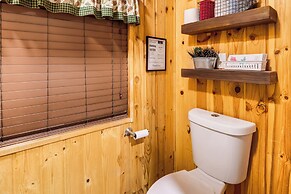 Island Park Cabin Getaway < 24 Mi to Yellowstone!
