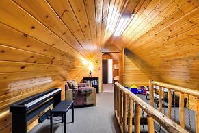 Island Park Cabin Getaway < 24 Mi to Yellowstone!